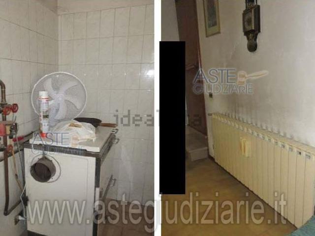 Case e ville in vendita di 670 m² in Viale G. Pascoli