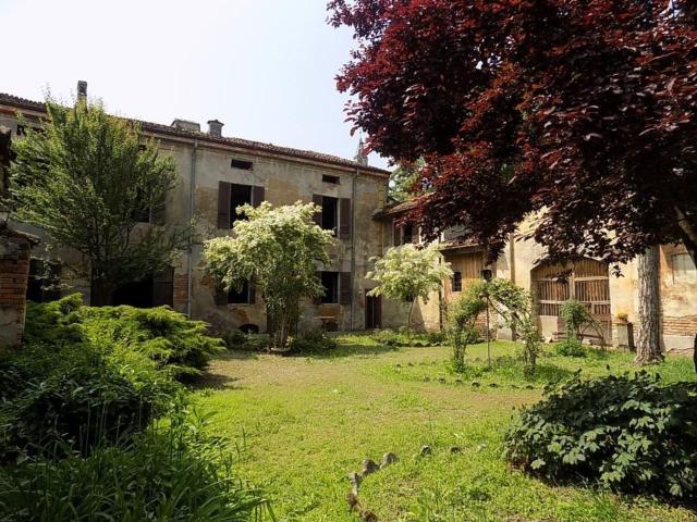 Case e ville in vendita di 672 m² in Via della Rocca Stanga