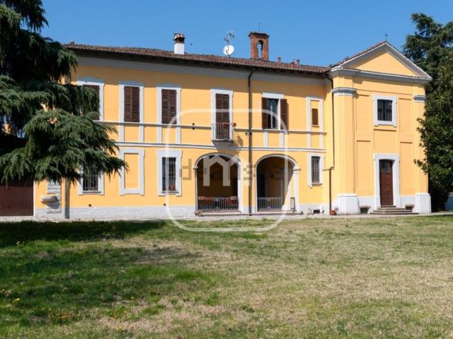 Case e ville in vendita di 674 m² in Strada comunale 821 per monteguzzo, 21