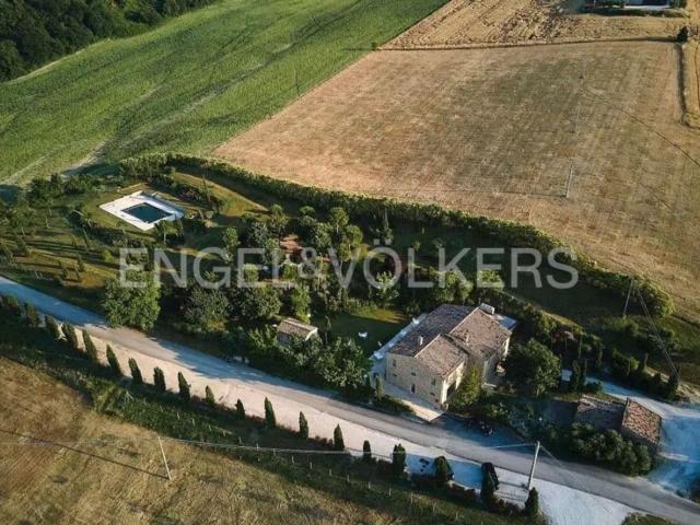 Case e ville in vendita di 676 m² in Via Pannocchia