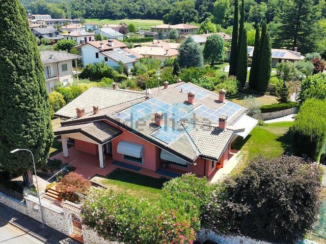Case e ville in vendita di 678 m² in Via Cobattola, 6