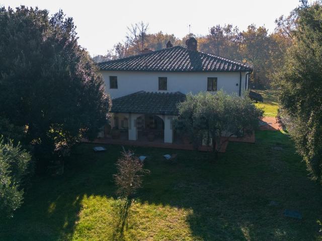 Case e ville in vendita di 679 m² in Via del Fosso Macinante