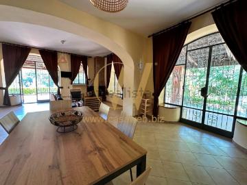 Case e ville in vendita di 679 m² in Via Lupara, 10