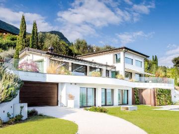 Case e ville in vendita di 680 m²