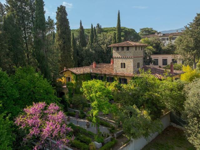 Case e ville in vendita di 680 m² in Via San Domenico