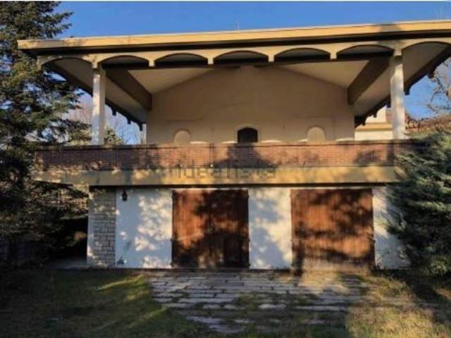 Case e ville in vendita di 683 m² in Via Enrico Millo