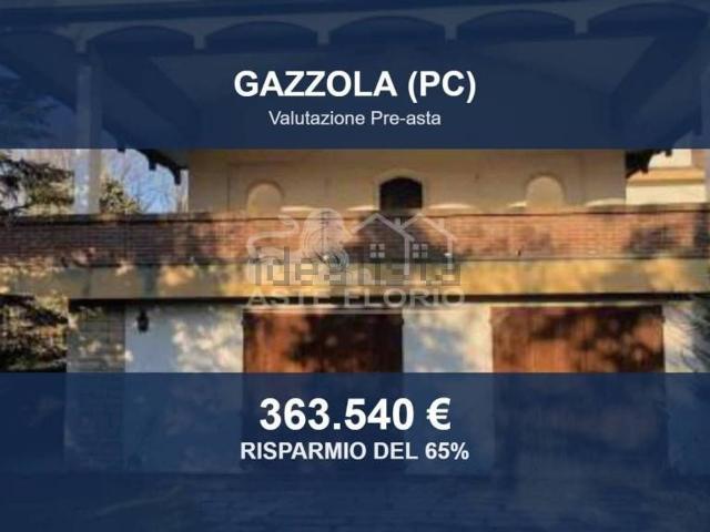Case e ville in vendita di 684 m² in Via Enrico Millo