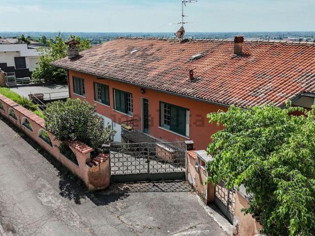 Case e ville in vendita di 687 m² in Via Luigi Pancrazio Pasotti, 2
