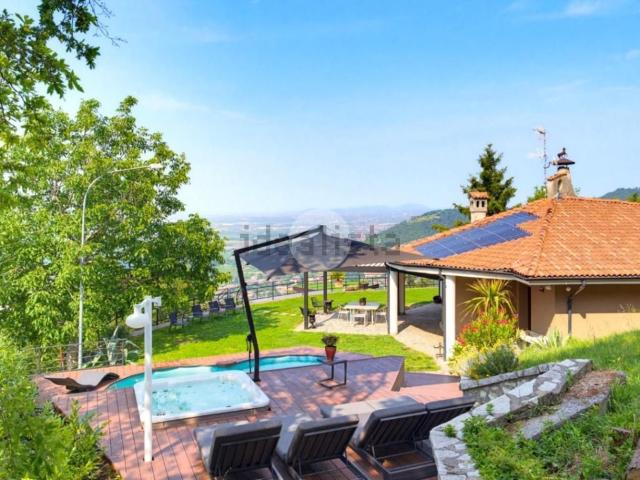 Case e ville in vendita di 689 m²