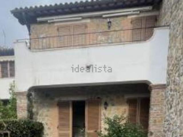 Case e ville in vendita di 68 m² in Via della Follonata
