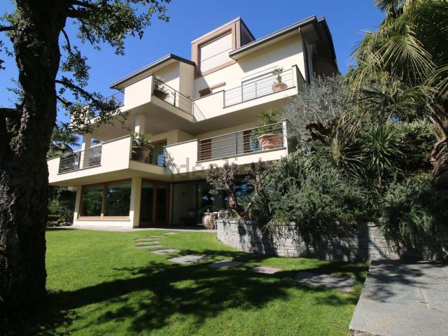 Case e ville in vendita di 690 m²