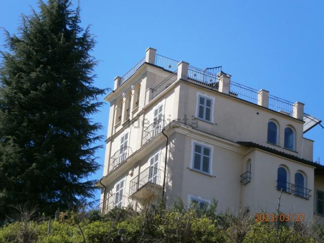 Case e ville in vendita di 690 m² in Via Piave, 4