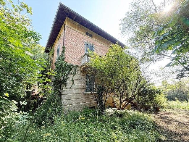 Case e ville in vendita di 692 m²