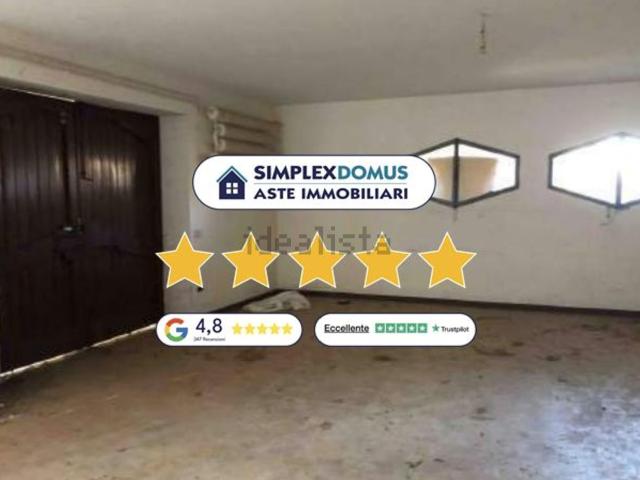 Case e ville in vendita di 695 m² in Via Enrico Millo