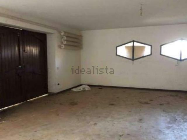 Case e ville in vendita di 695 m² in Via Enrico Millo