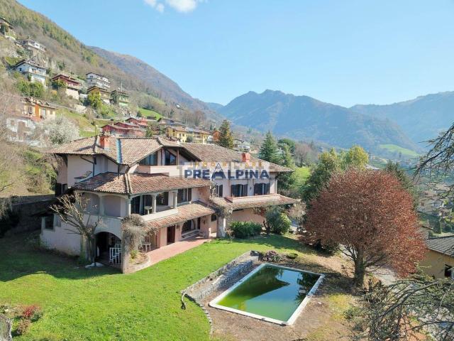 Case e ville in vendita di 695 m² in Via Monte Farno, 3