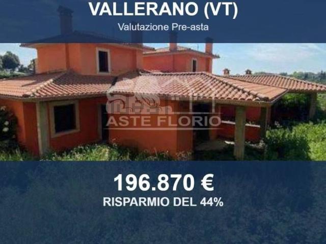Case e ville in vendita di 698 m² in Via Fratelli Rosselli