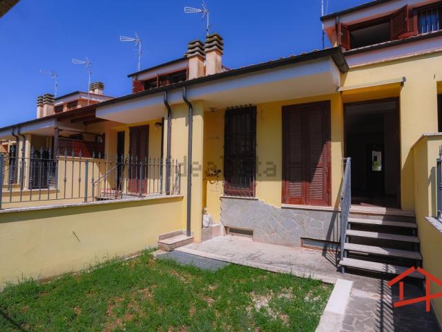 Case e ville in vendita di 69 m² in Via Trevi Nel Lazio, 9