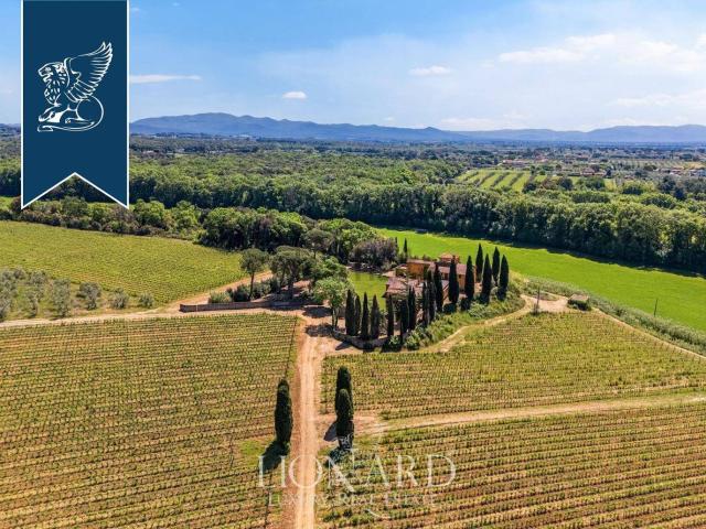 Case e ville in vendita di 7000 m²