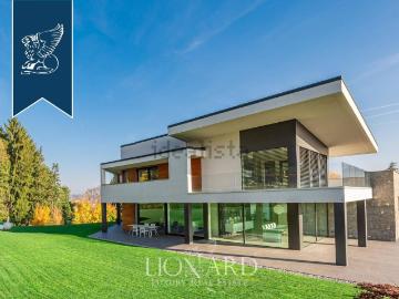 Case e ville in vendita di 700 m²