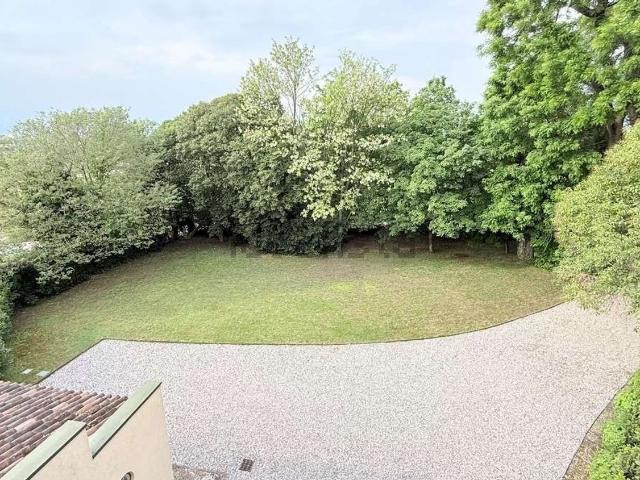 Case e ville in vendita di 700 m²