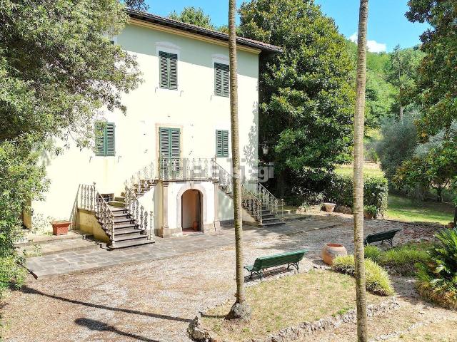 Case e ville in vendita di 700 m²