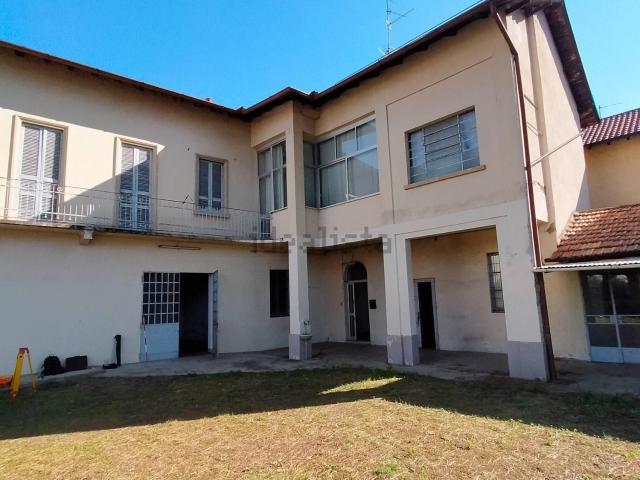 Case e ville in vendita di 700 m² in Via Brogioli, 28