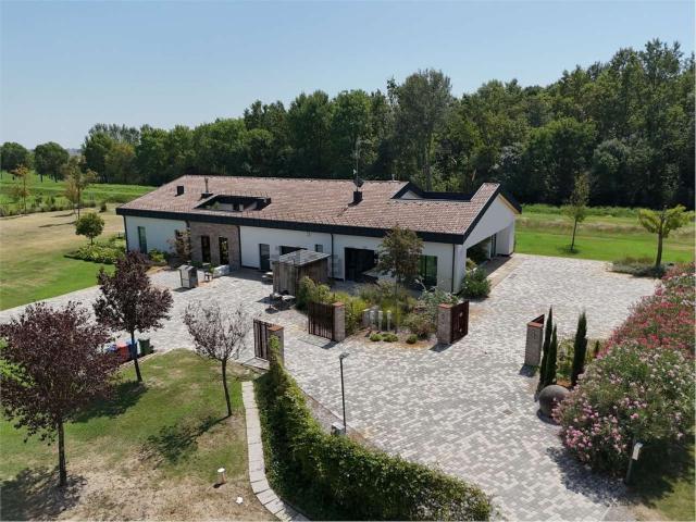 Case e ville in vendita di 700 m² in Via Gatti