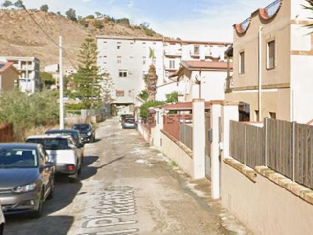 Case e ville in vendita di 700 m² in Via dei Platani