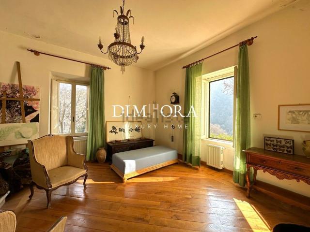 Case e ville in vendita di 700 m² in Via Littorio