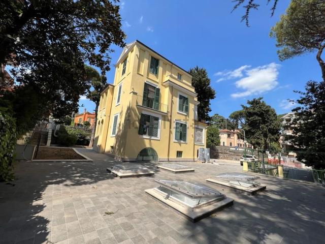Case e ville in vendita di 700 m² in Via Monte Maloia