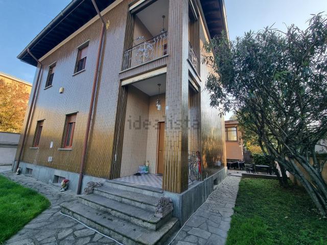 Case e ville in vendita di 700 m² in Via San Carlo, 4