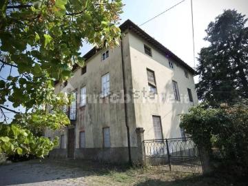 Case e ville in vendita di 700 m² in Via per Camaiore, 4895