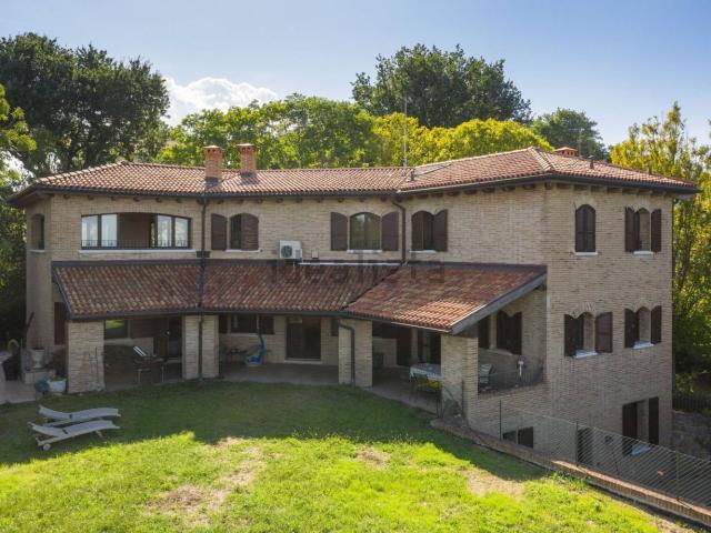 Case e ville in vendita di 700 m² in Via Pianello