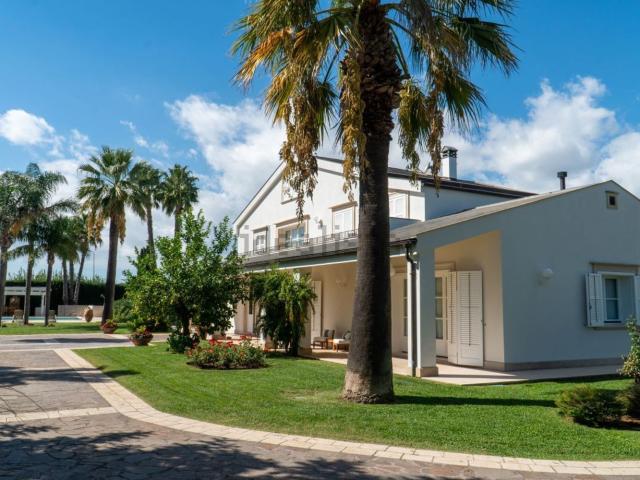 Case e ville in vendita di 700 m² in Via Rocciola Scrofani
