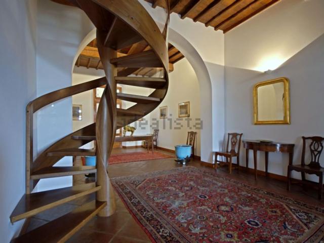 Case e ville in vendita di 700 m² in Via Urbinese