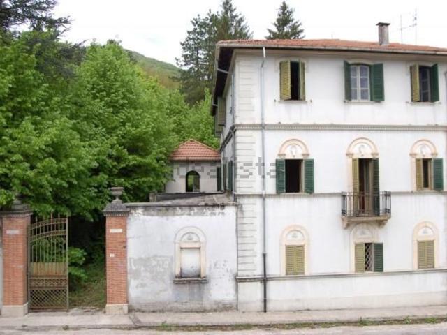 Case e ville in vendita di 700 m² in Corso ase, 5