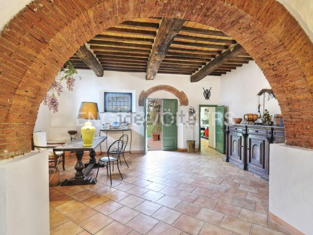 Case e ville in vendita di 700 m² in Località Vivalda