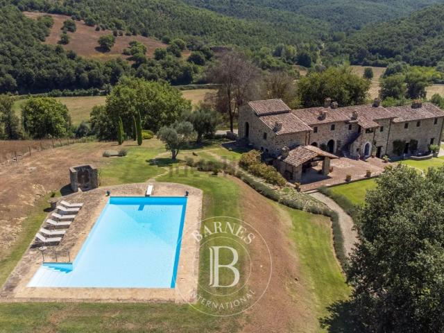 Case e ville in vendita di 700 m² in Località Collelungo