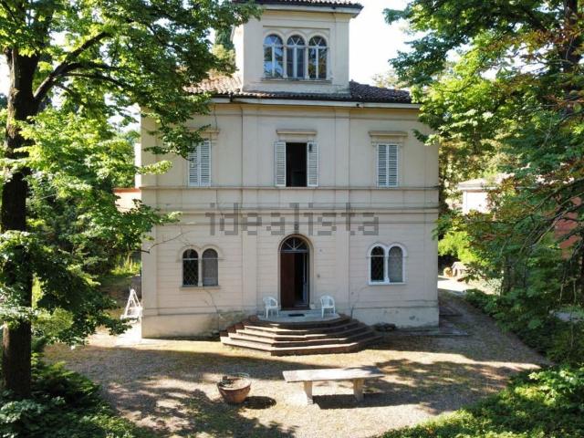 Case e ville in vendita di 701 m² in Via Gesso, 95