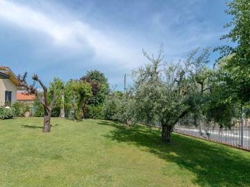 Case e ville in vendita di 705 m²