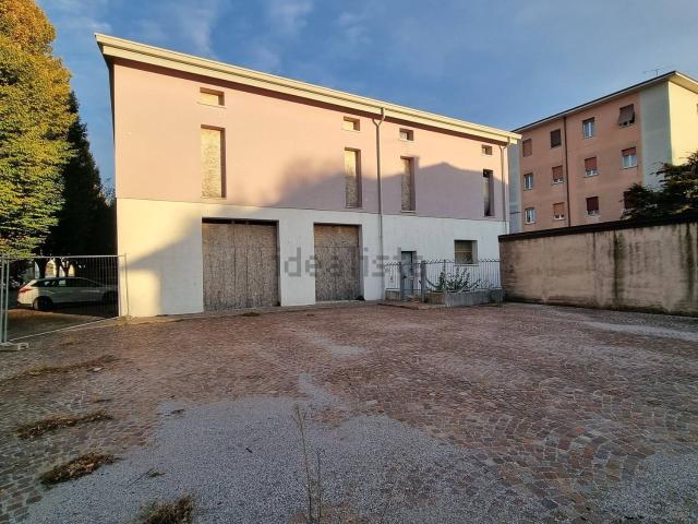 Case e ville in vendita di 705 m² in Via Romanelli, 5