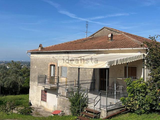 Case e ville in vendita di 70 m² in Località Quercioni