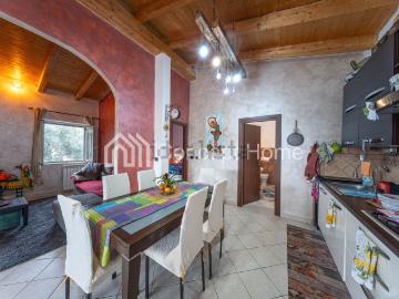 Case e ville in vendita di 70 m² in Via Colle Zioni, 40