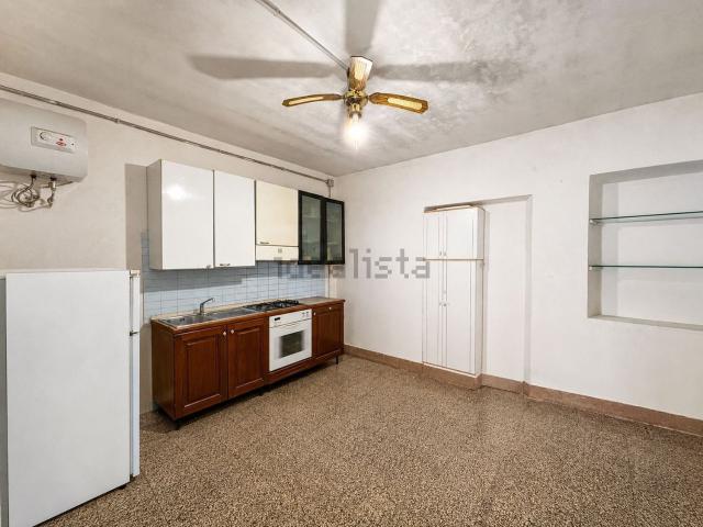 Case e ville in vendita di 70 m² in Via Maremmana Inferiore, 108