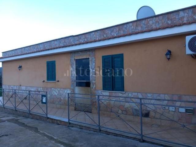 Case e ville in vendita di 70 m² in Via Salerno