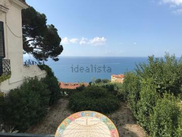 Case e ville in vendita di 710 m² in Via Madonna degli Angeli