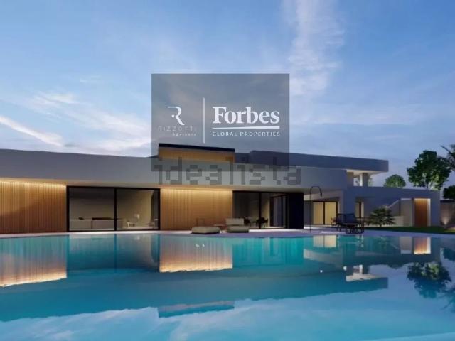 Case e ville in vendita di 710 m² in Via Turi Ferro