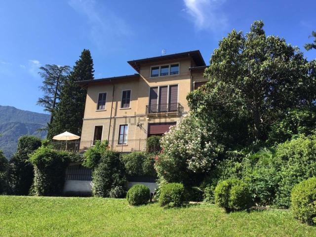Case e ville in vendita di 712 m²