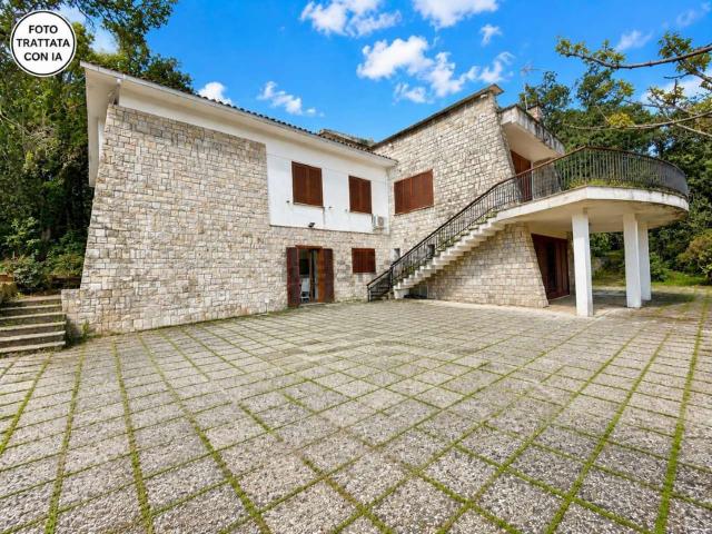 Case e ville in vendita di 712 m² in Via dei Ricci di Mare